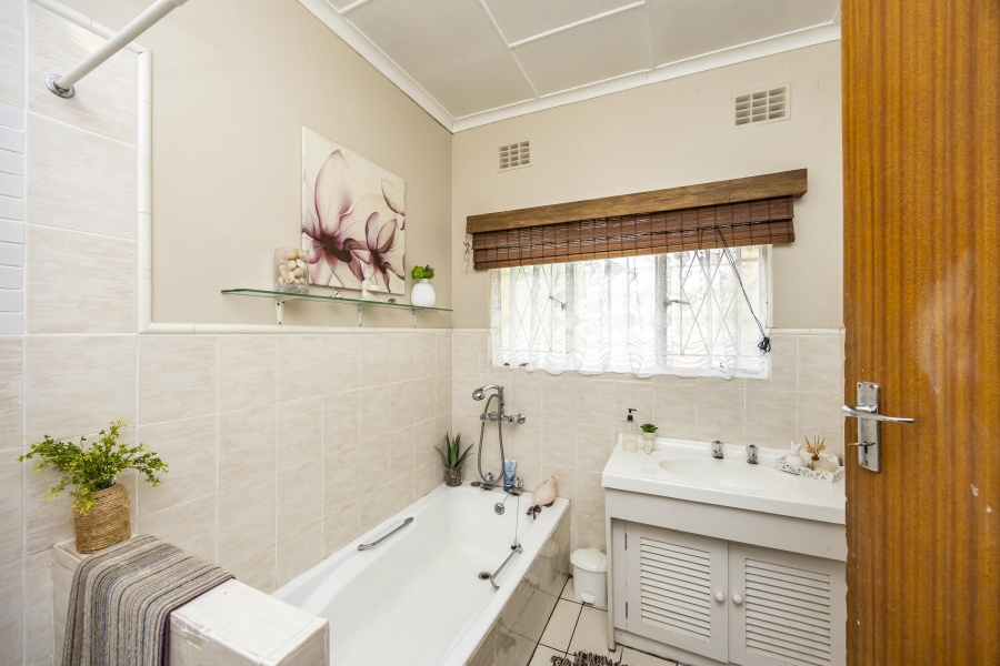 3 Bedroom Property for Sale in Summerpride Eastern Cape